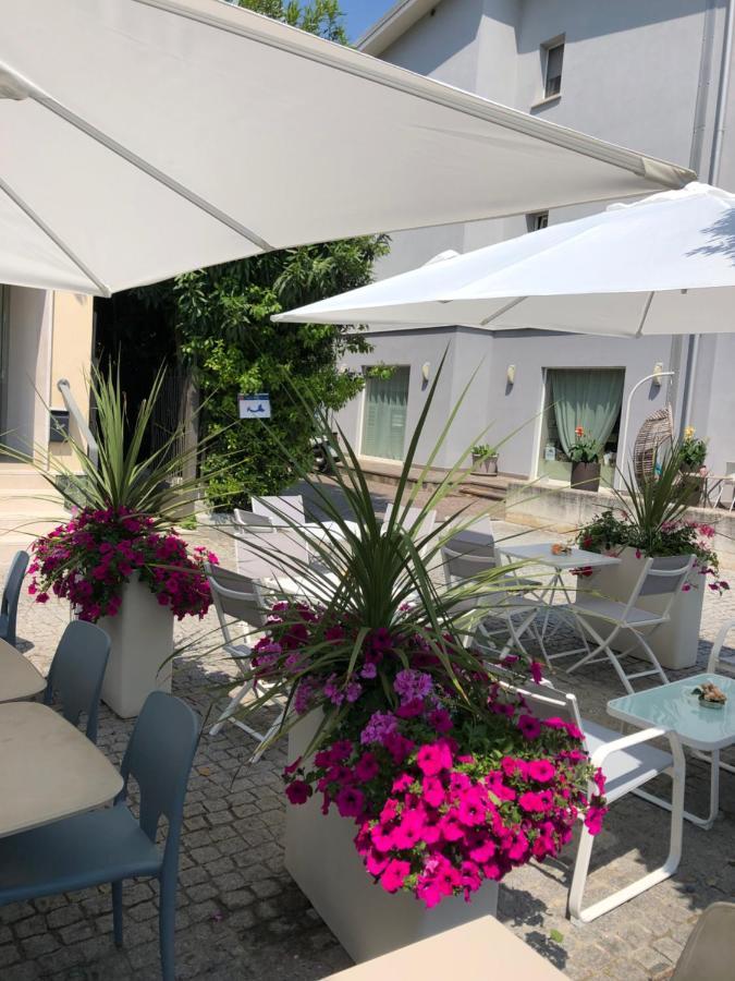 Apart-Hotel La Rocchetta Padenghe sul Garda Exterior foto