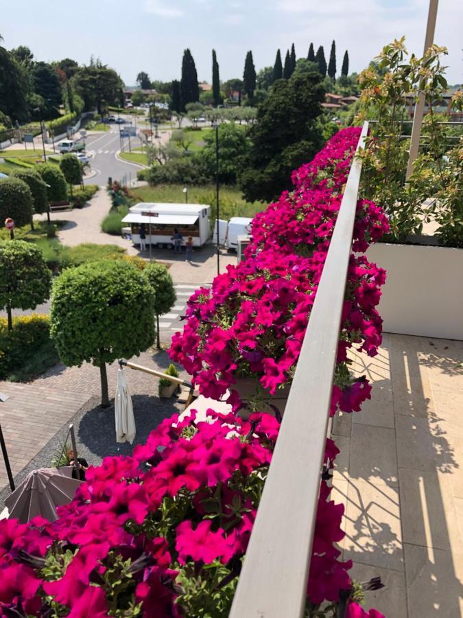 Apart-Hotel La Rocchetta Padenghe sul Garda Exterior foto