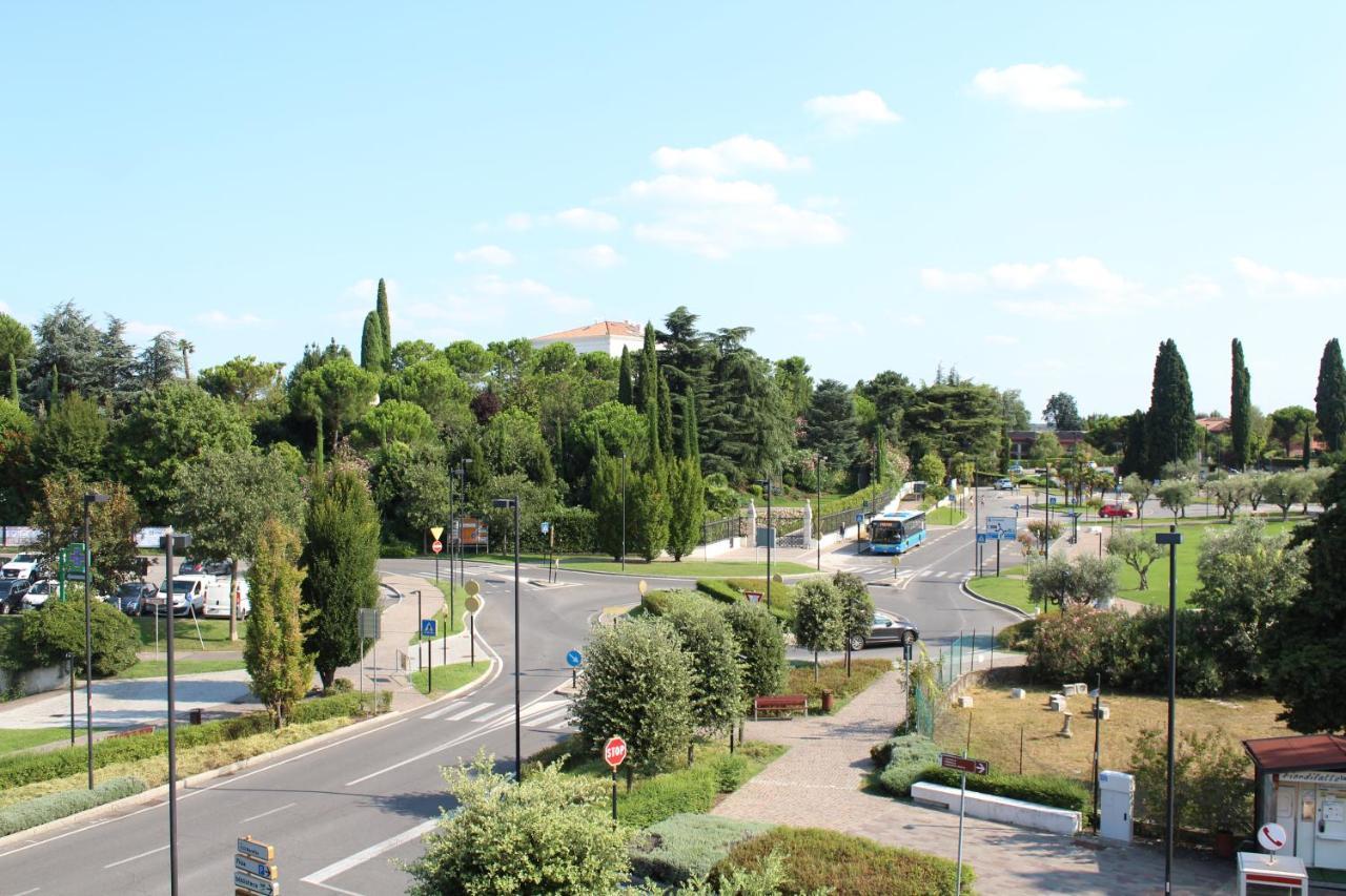 Apart-Hotel La Rocchetta Padenghe sul Garda Exterior foto