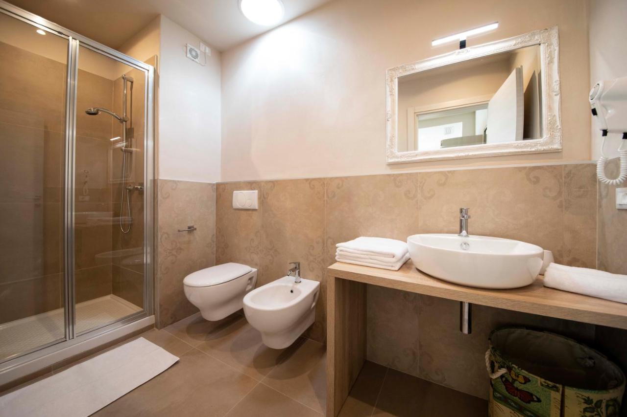 Apart-Hotel La Rocchetta Padenghe sul Garda Exterior foto